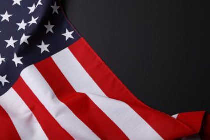 Trump ameaça ataques mais fortes ao Irã e eleva tensão geopolítica global