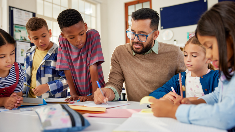 As recentes mudanças na LDB, analisadas por Sérgio Bento De Araújo, revelam como a carreira docente passa a pressionar cada vez mais os orçamentos educacionais.