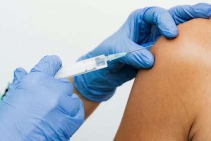 Vacinação contra a gripe em Salvador: por que a iniciativa gratuita é estratégica para a saúde pública