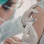 Alta de casos de sarampo e o alerta global da OPAS: por que a vacinação volta ao centro do debate em saúde pública