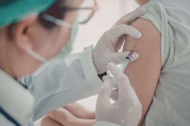 Alta de casos de sarampo e o alerta global da OPAS: por que a vacinação volta ao centro do debate em saúde pública