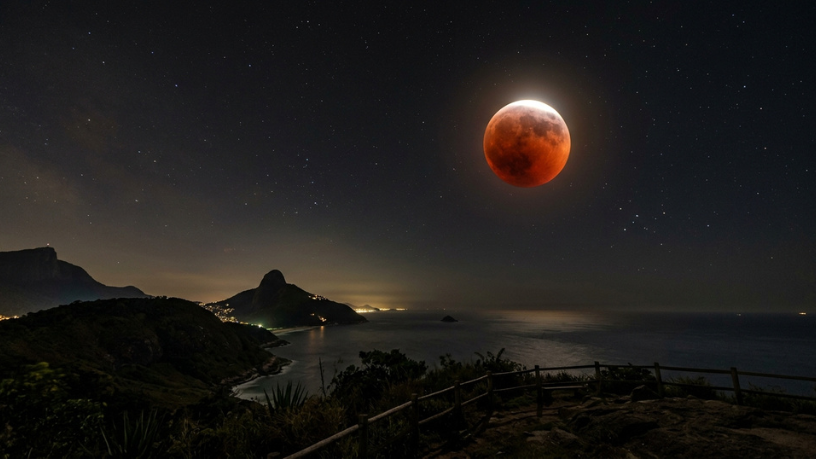 Eclipse lunar quase total será visível no Brasil nesta semana; saiba horário e como observar